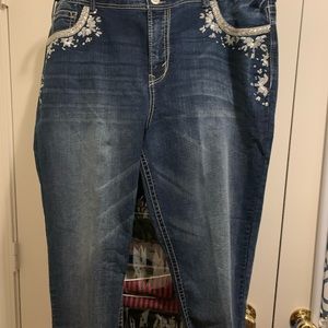 Wallflower Decorative Pockets